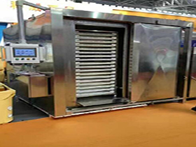 Sliding track cabinet liquid nitrogen quick freezer